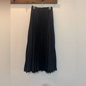 Abercrombie & Fitch Black Pleated Midi Skirt
